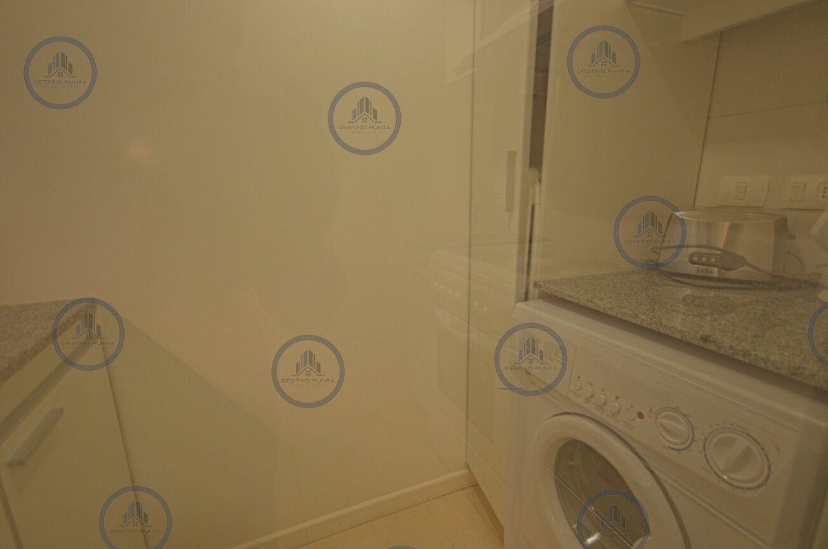 Apartamento ID.1061 - Apartamento de 3 Dormitorios en Playa Mansa