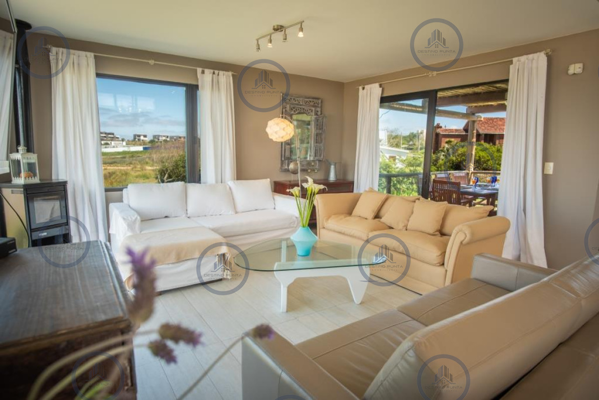 Casa ID.1095 - Casa de 4 Dormitorios con Vista al Mar y Piscina, El Chorro Manantiales