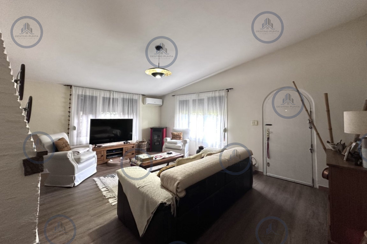 Casa de 2 Dormitorios en Alquiler con Piscina Climatizada Pinares — fotografía 4