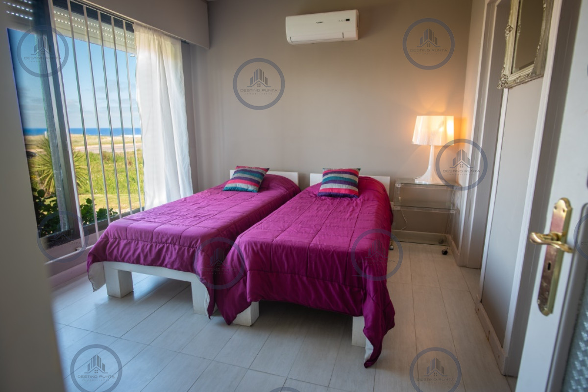 Casa ID.1095 - Casa de 4 Dormitorios con Vista al Mar y Piscina, El Chorro Manantiales