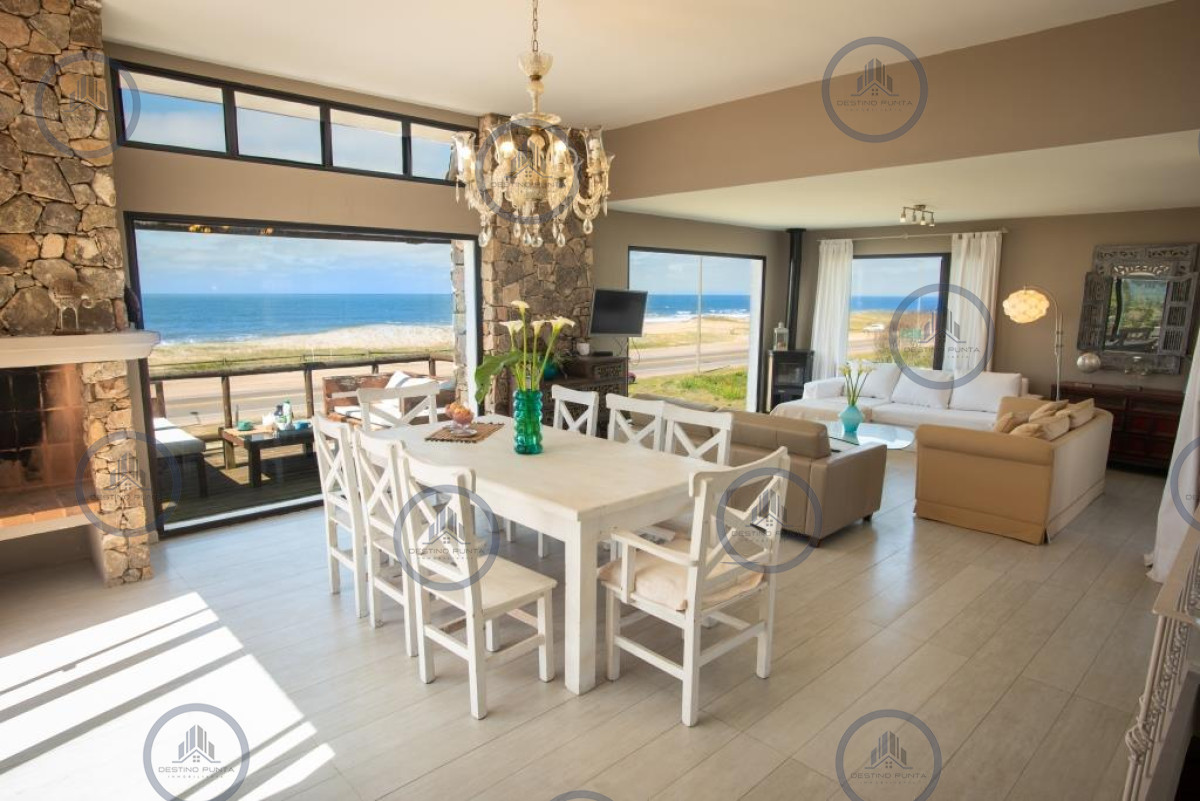 Casa ID.1095 - Casa de 4 Dormitorios con Vista al Mar y Piscina, El Chorro Manantiales