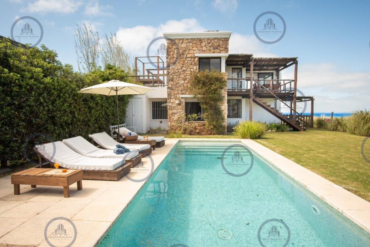 Casa ID.1095 - Casa de 4 Dormitorios con Vista al Mar y Piscina, El Chorro Manantiales