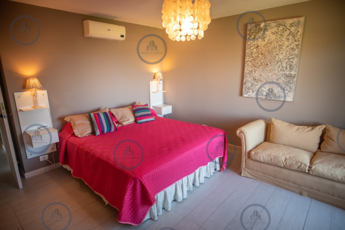 Casa ID.1095 - Casa de 4 Dormitorios con Vista al Mar y Piscina, El Chorro Manantiales