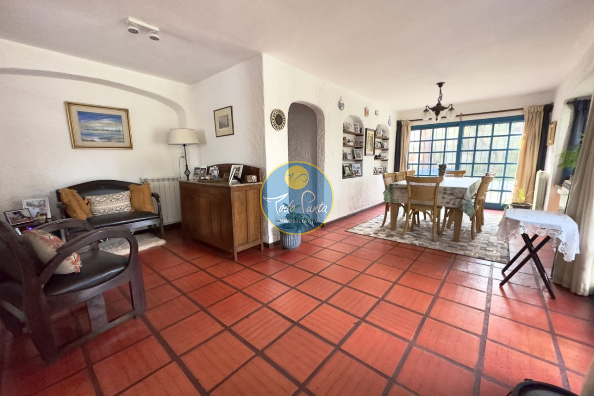 Miniatura de Casa de 4 dormitorios en Jardines de Córdoba, Punta del Este | Todo Punta