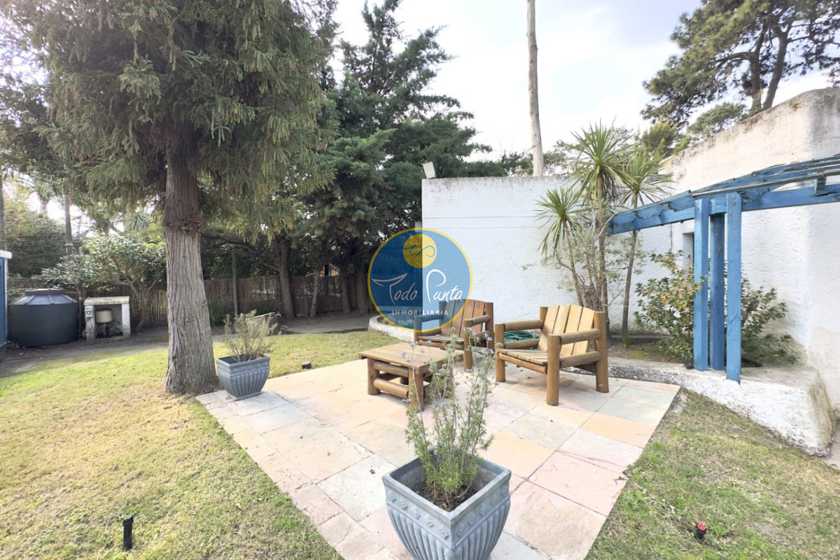 Miniatura de Casa de 4 dormitorios en Jardines de Córdoba, Punta del Este | Todo Punta