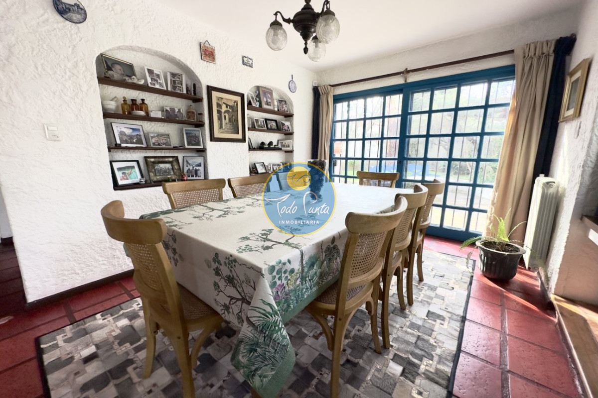Miniatura de Casa de 4 dormitorios en Jardines de Córdoba, Punta del Este | Todo Punta