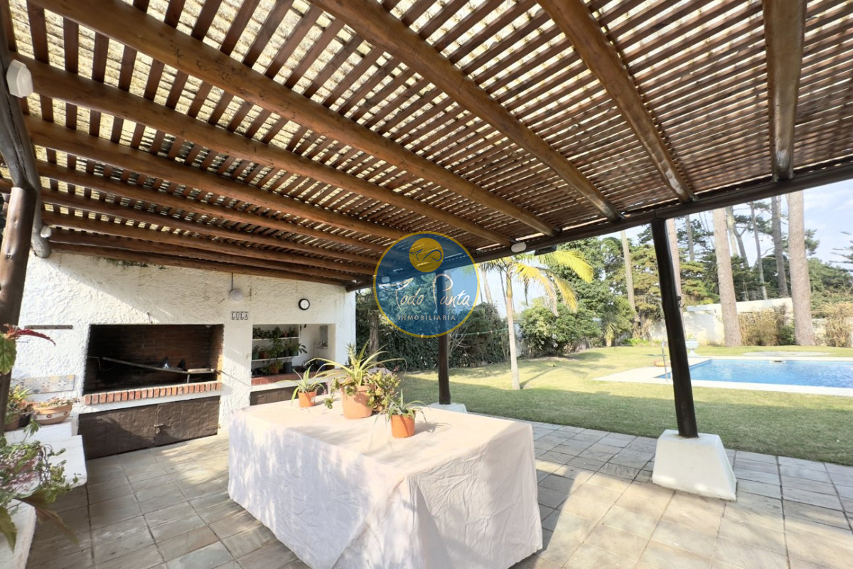 Miniatura de Casa de 4 dormitorios en Jardines de Córdoba, Punta del Este | Todo Punta