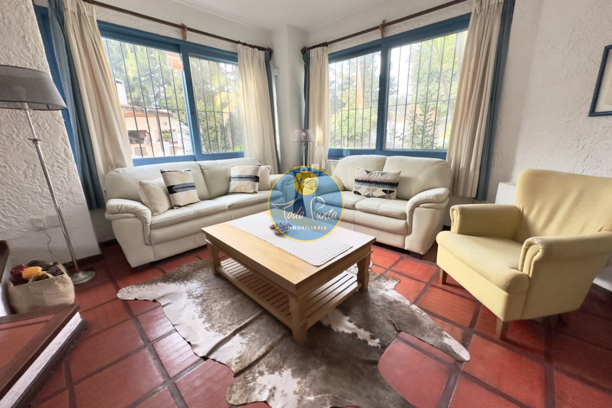 Miniatura de Casa de 4 dormitorios en Jardines de Córdoba, Punta del Este | Todo Punta