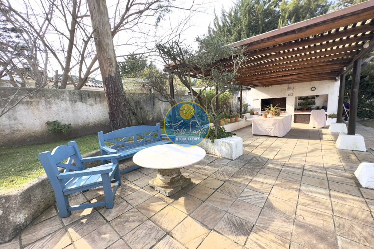 Miniatura de Casa de 4 dormitorios en Jardines de Córdoba, Punta del Este | Todo Punta