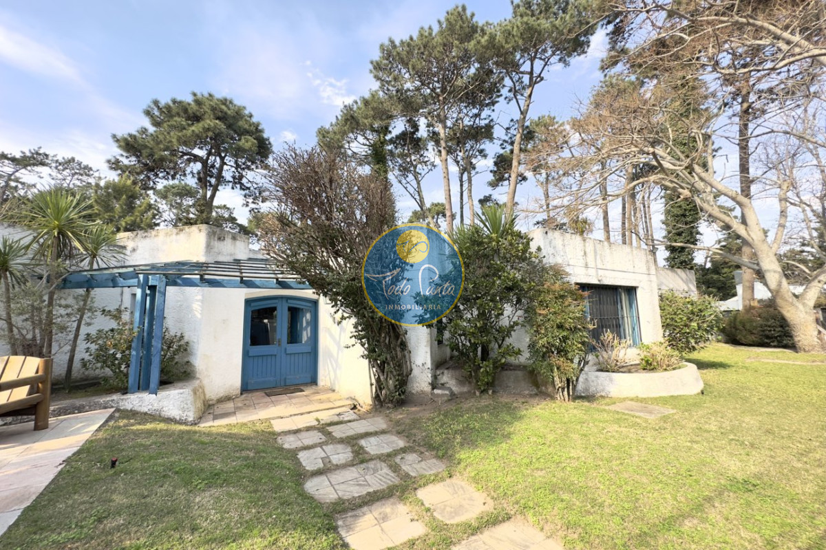 Miniatura de Casa de 4 dormitorios en Jardines de Córdoba, Punta del Este | Todo Punta