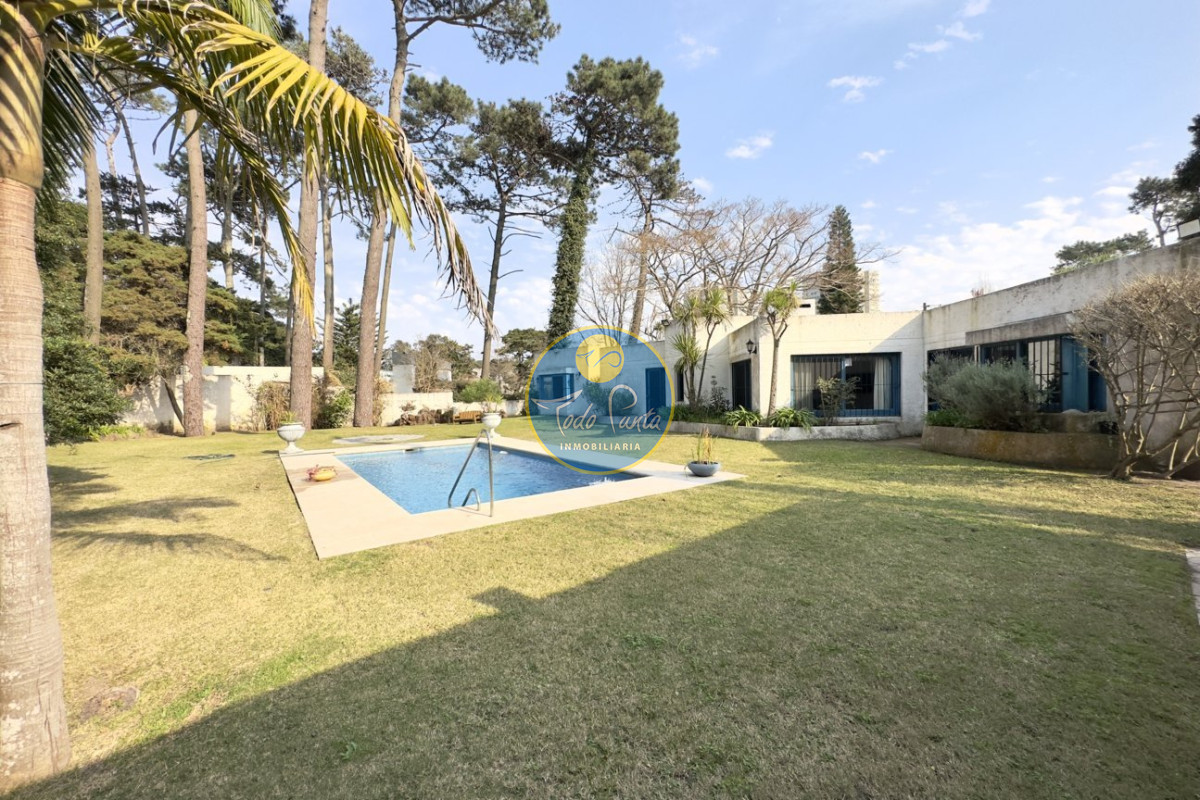 Miniatura de Casa de 4 dormitorios en Jardines de Córdoba, Punta del Este | Todo Punta