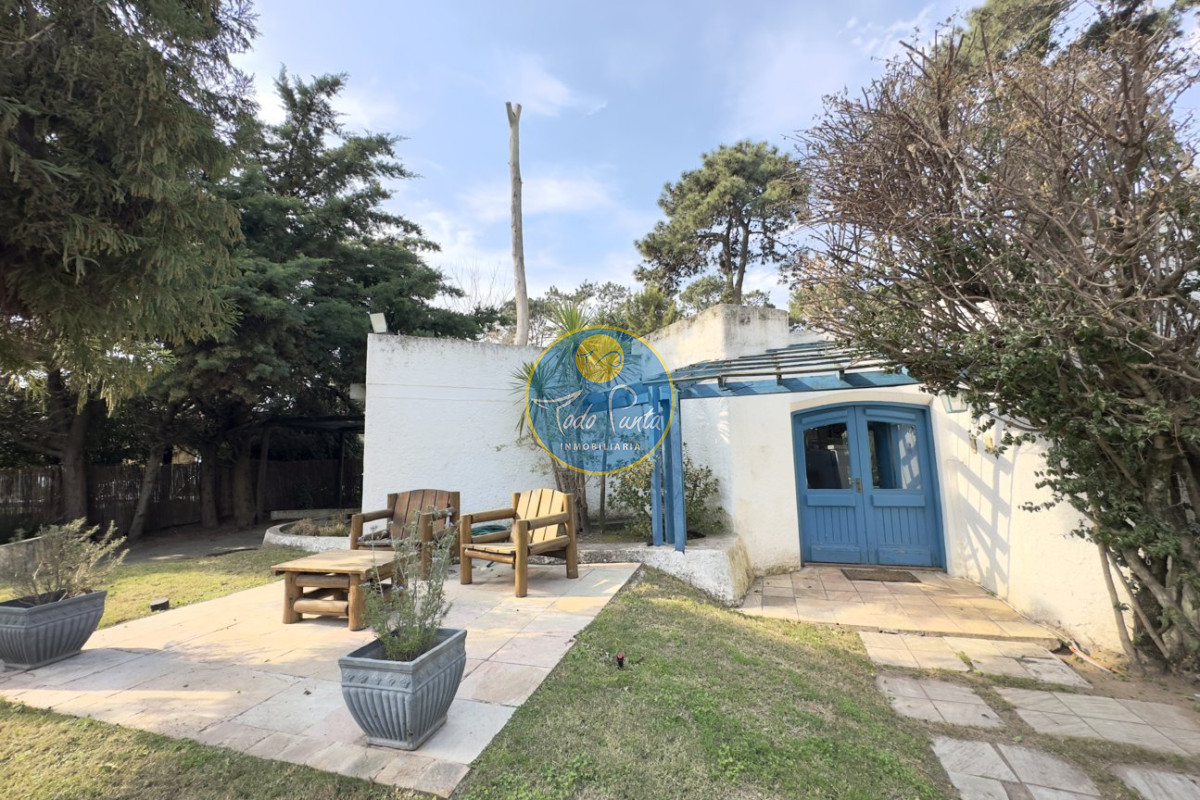 Miniatura de Casa de 4 dormitorios en Jardines de Córdoba, Punta del Este | Todo Punta