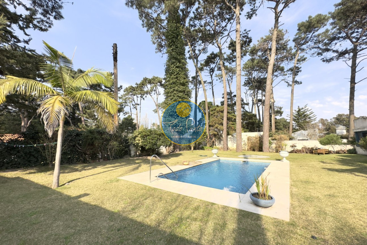 Miniatura de Casa de 4 dormitorios en Jardines de Córdoba, Punta del Este | Todo Punta