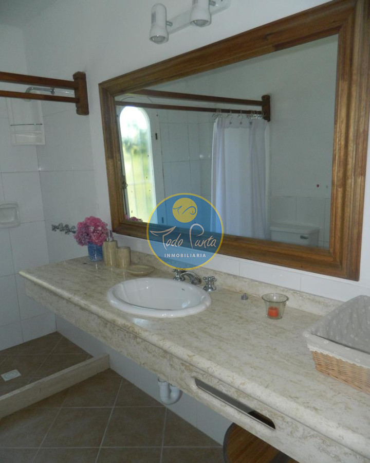 Miniatura de Casa de 2 dormitorios en El Tesoro, Punta del Este | Todo Punta