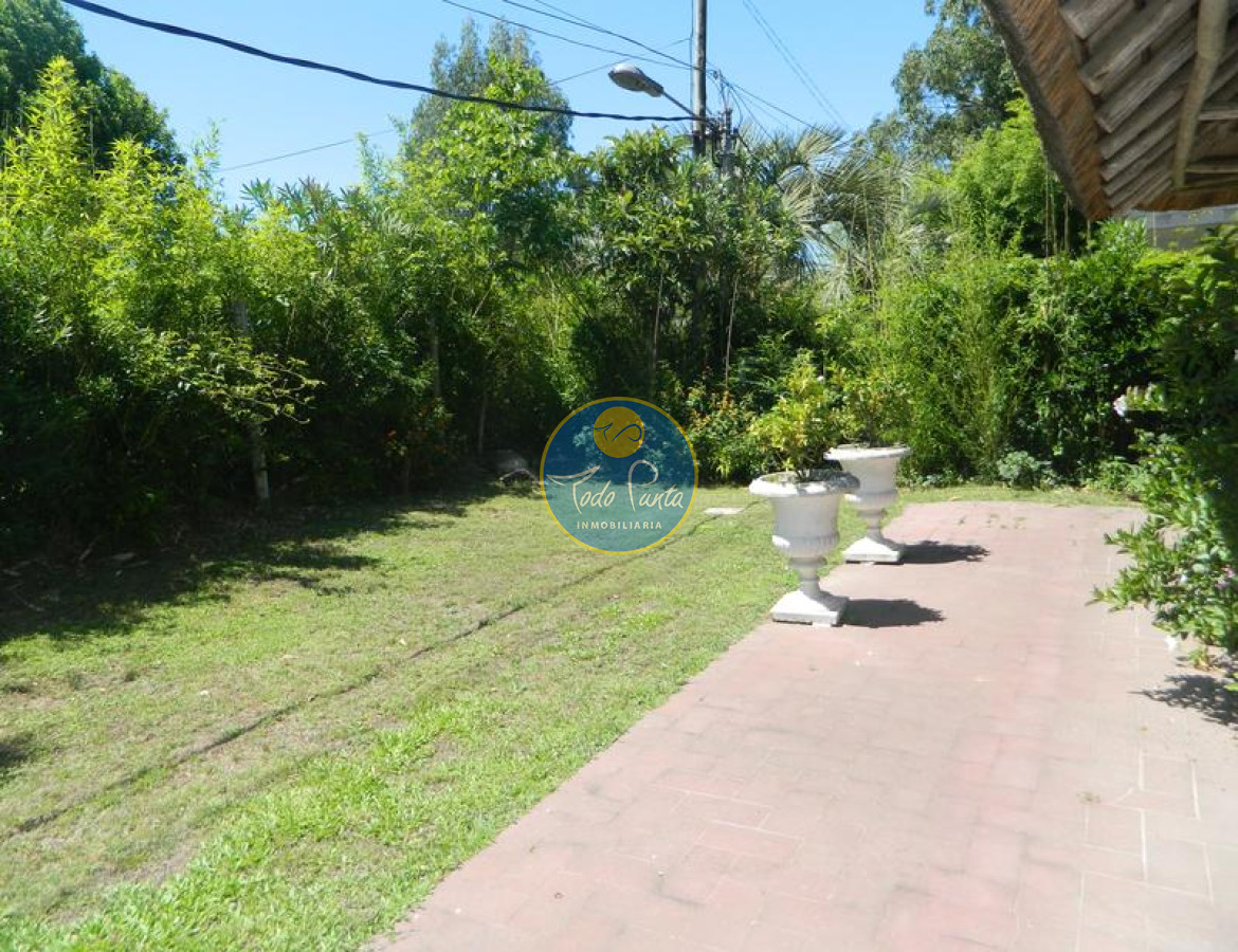Miniatura de Casa de 3 dormitorios en El Tesoro, Punta del Este | Todo Punta