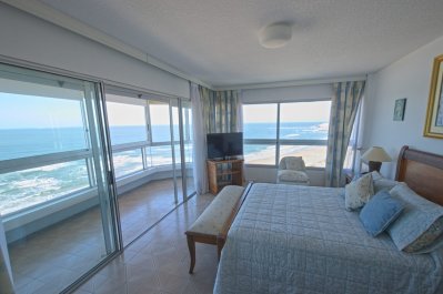 Apartamento en venta frente al mar 3 dormitorios