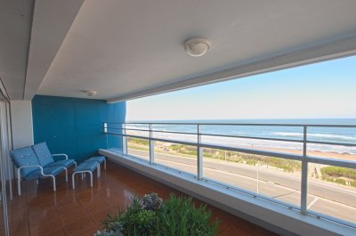 Apartamento frente al mar en Playa Brava, Venta