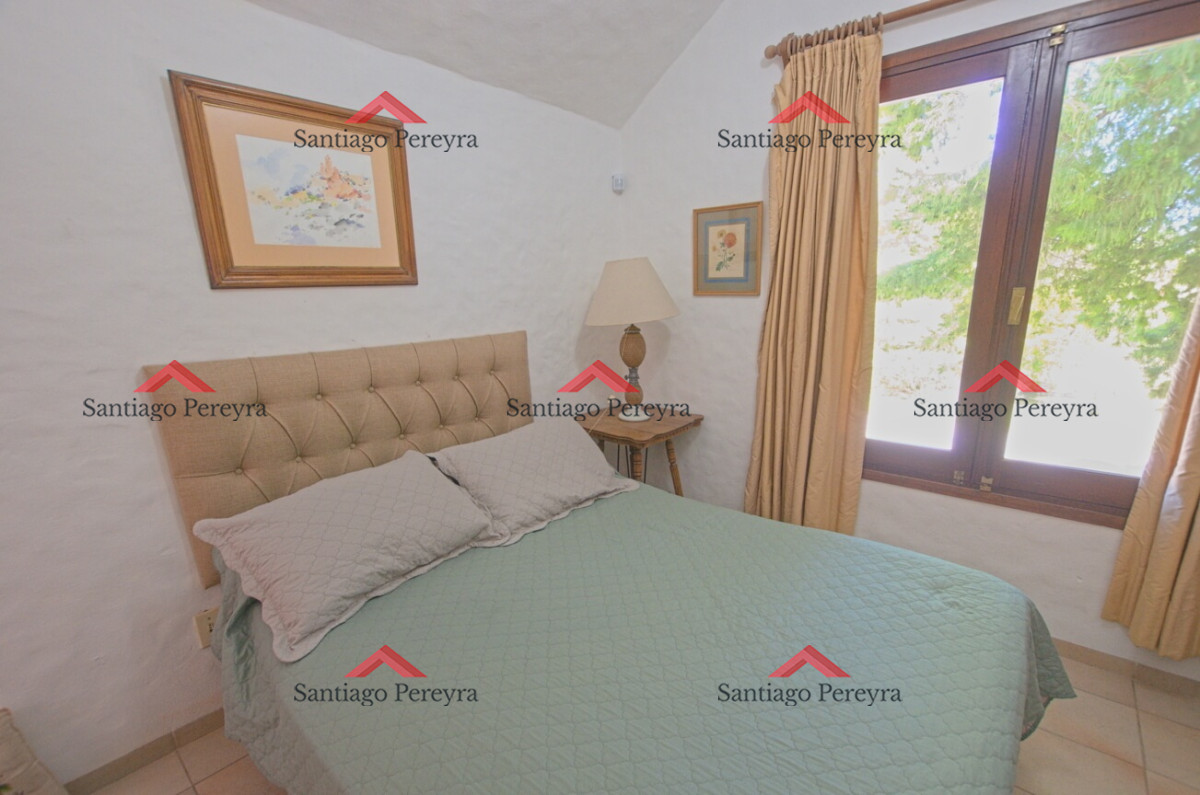 Casa ID.14422 - Casa de 4 dormitorios con piscina climatizada en alquiler