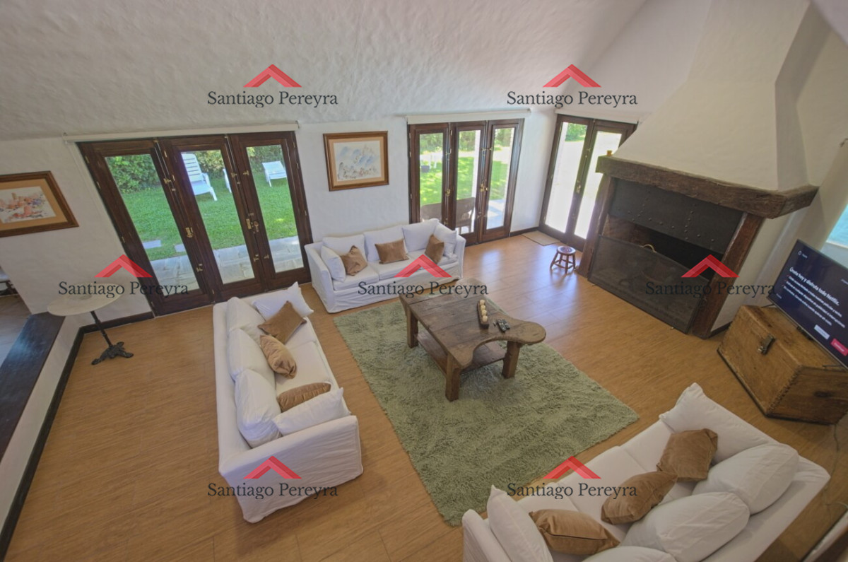 Casa ID.14422 - Casa de 4 dormitorios con piscina climatizada en alquiler