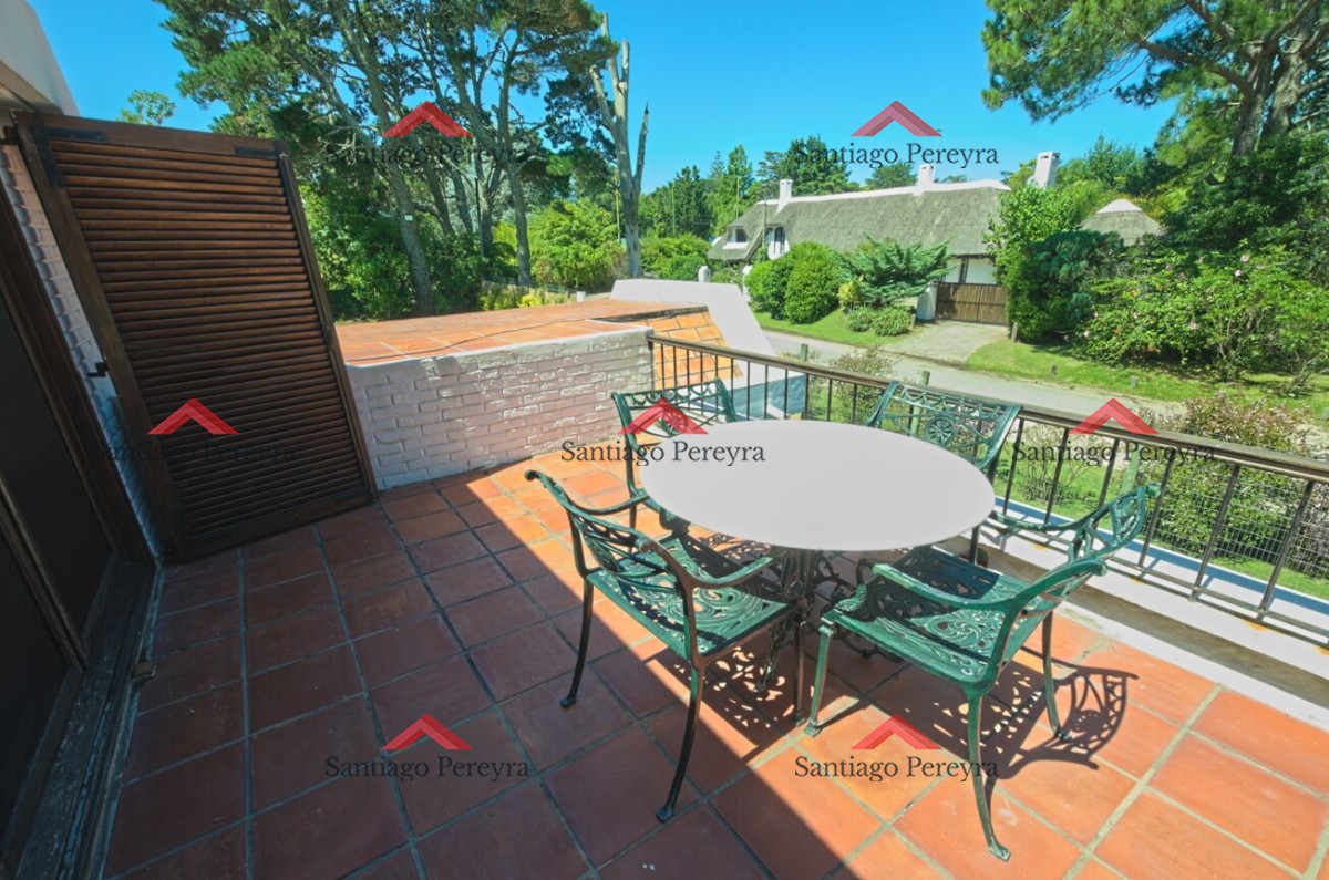 Casa ID.14422 - Casa de 4 dormitorios con piscina climatizada en alquiler