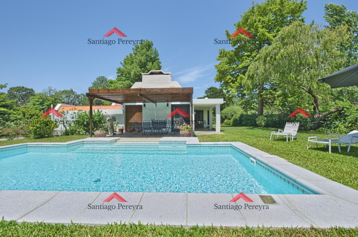 Casa ID.14422 - Casa de 4 dormitorios con piscina climatizada en alquiler