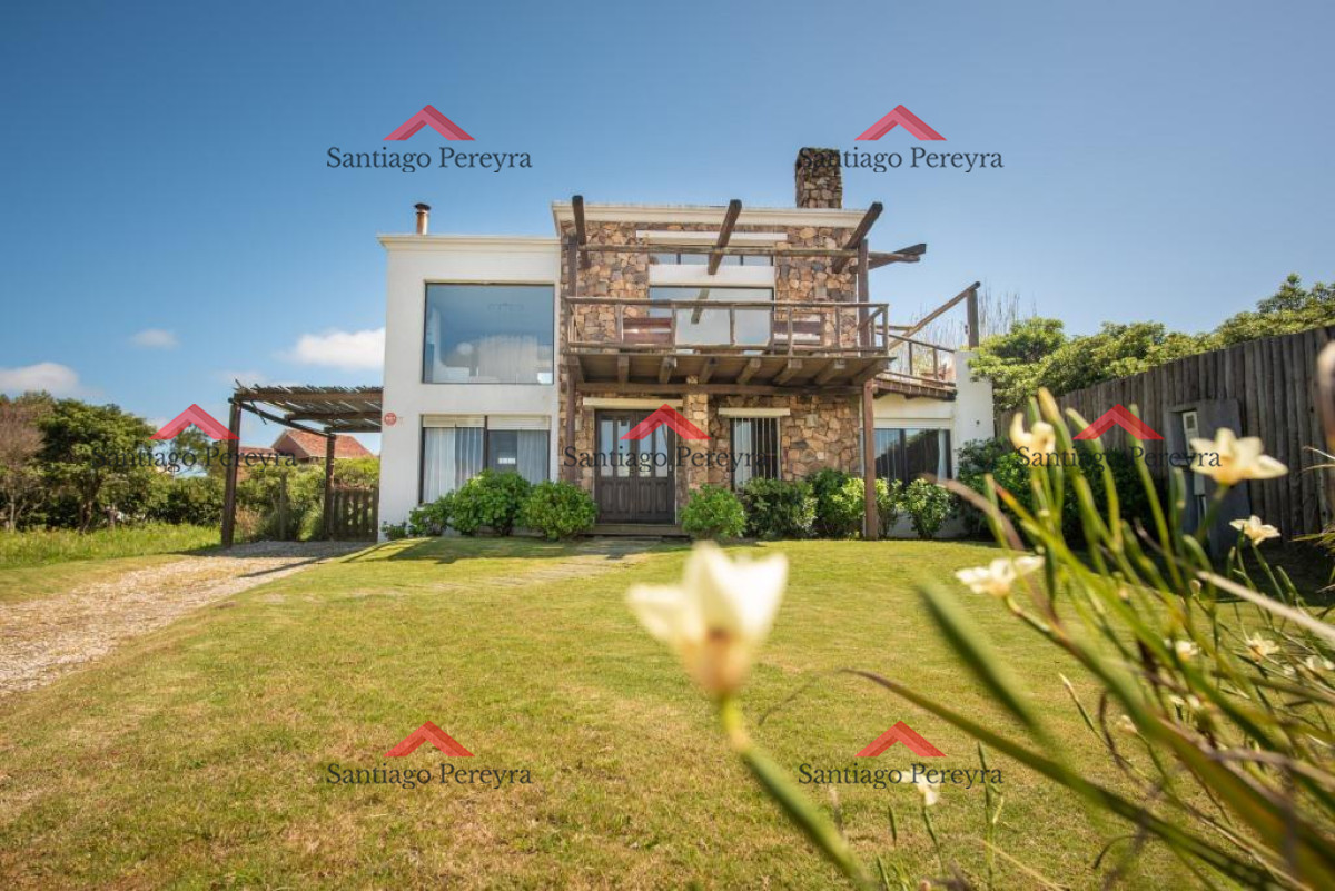 Casa ID.7350 - Casa en venta con vista al mar