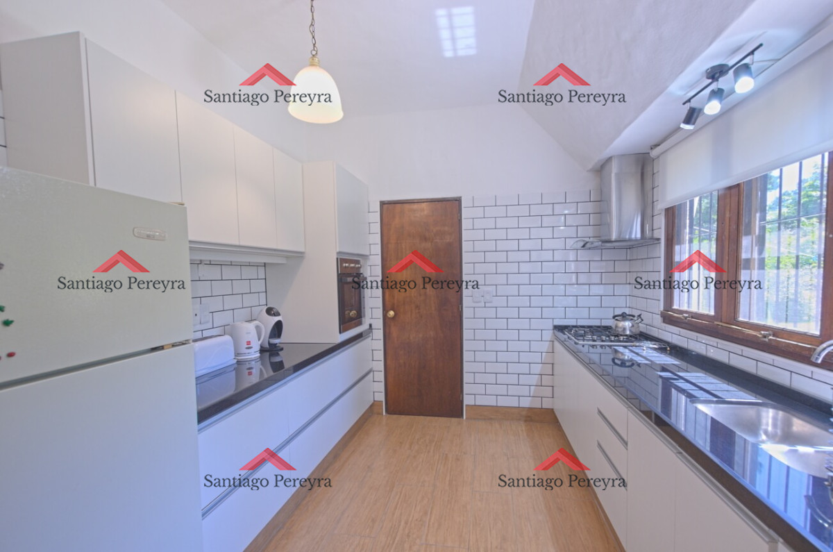 Casa ID.14422 - Casa de 4 dormitorios con piscina climatizada en alquiler