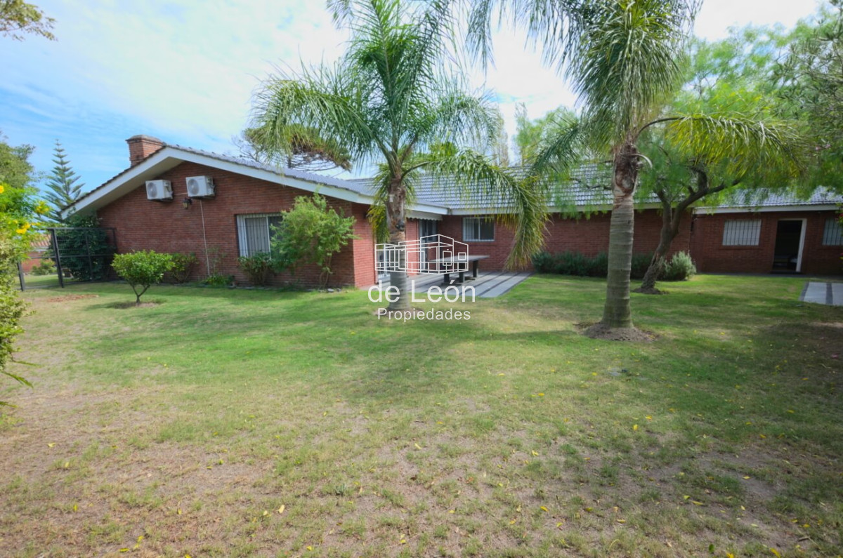 Casa ID.14865 - Casa de 4 dormitorios en venta Playa Mansa
