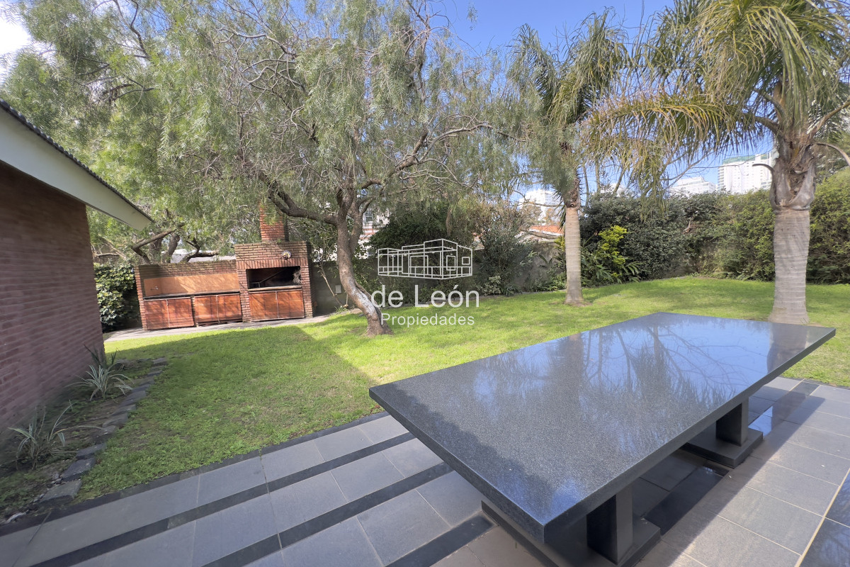 Casa ID.14865 - Casa de 4 dormitorios en venta Playa Mansa