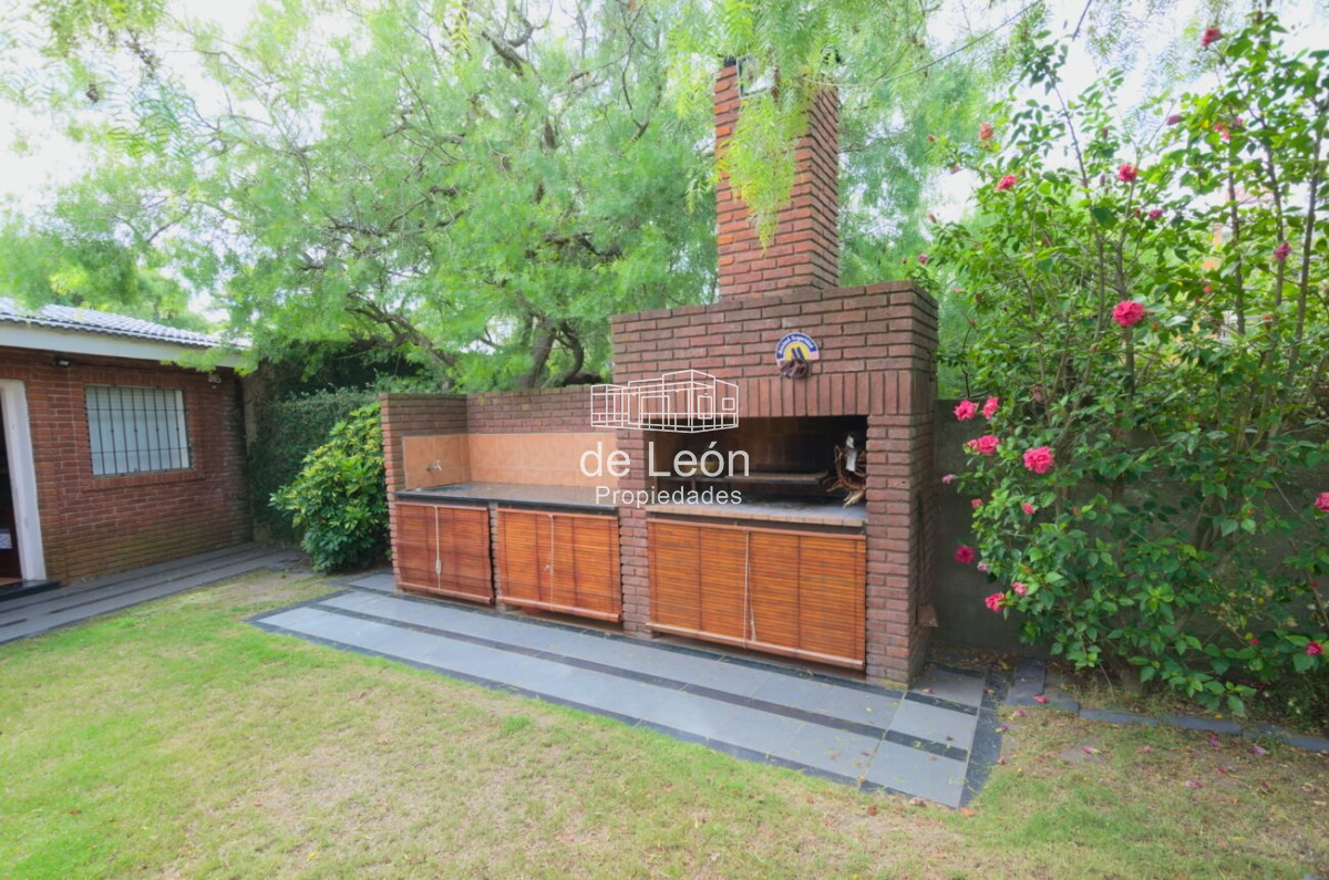Casa ID.14865 - Casa de 4 dormitorios en venta Playa Mansa