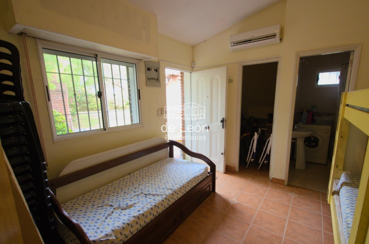Casa ID.14865 - Casa de 4 dormitorios en venta Playa Mansa