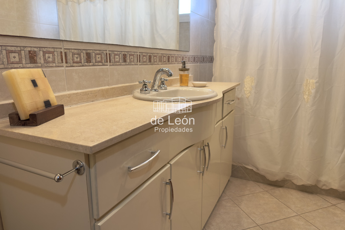 Casa ID.14865 - Casa de 4 dormitorios en venta Playa Mansa