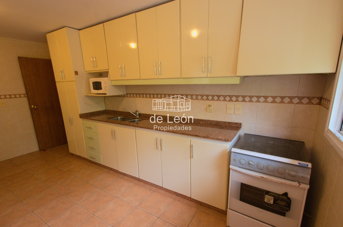 Casa ID.14865 - Casa de 4 dormitorios en venta Playa Mansa