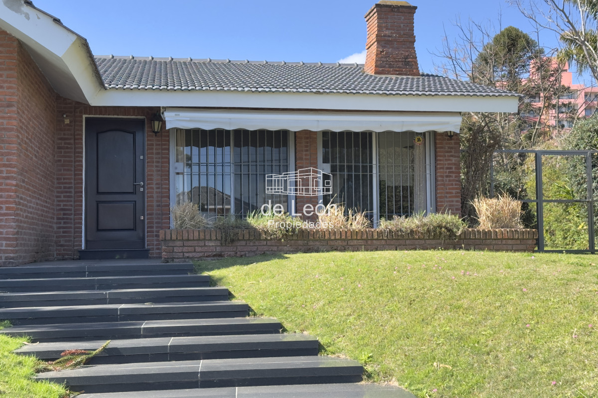 Casa ID.14865 - Casa de 4 dormitorios en venta Playa Mansa