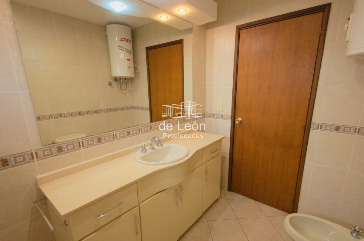 Casa ID.14865 - Casa de 4 dormitorios en venta Playa Mansa