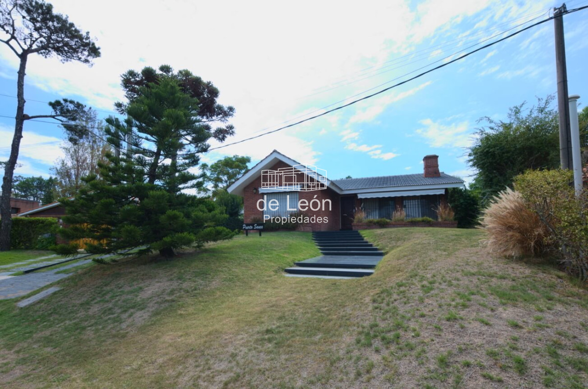 Casa ID.14865 - Casa de 4 dormitorios en venta Playa Mansa