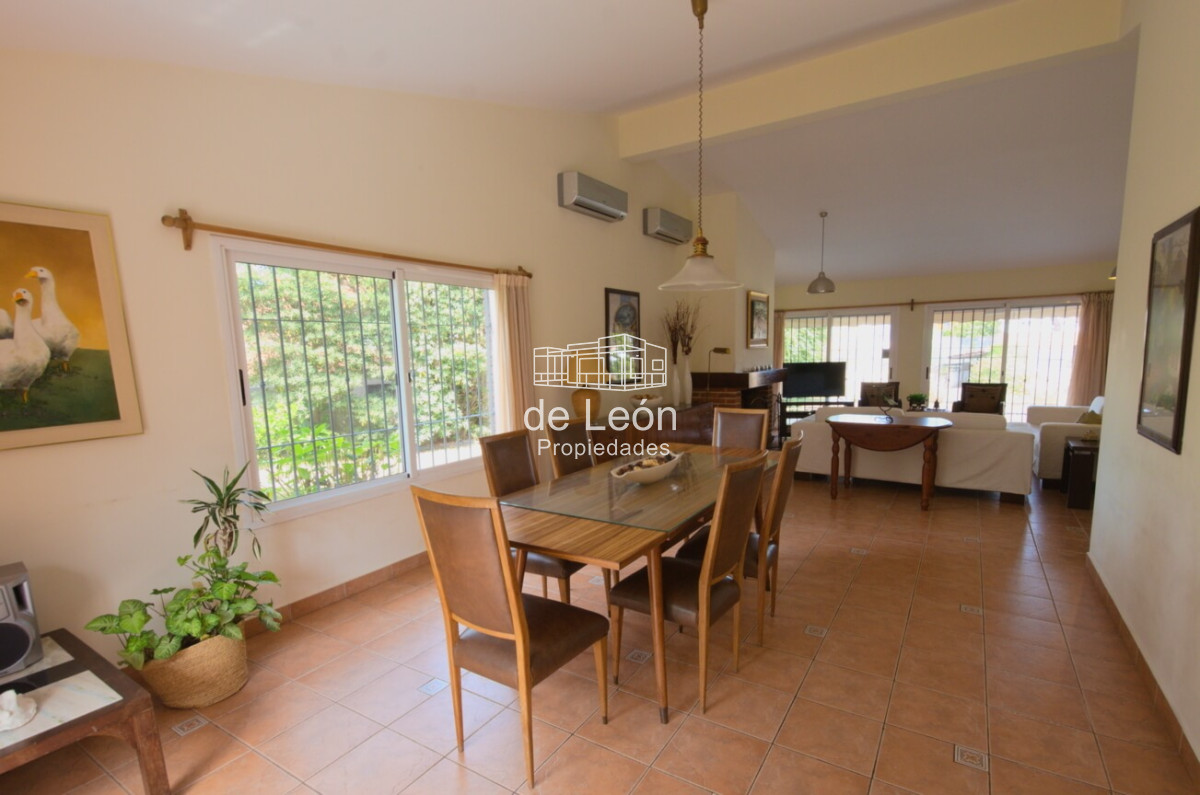 Casa ID.14865 - Casa de 4 dormitorios en venta Playa Mansa