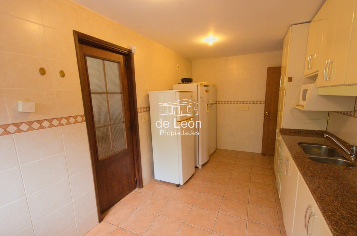 Casa ID.14865 - Casa de 4 dormitorios en venta Playa Mansa