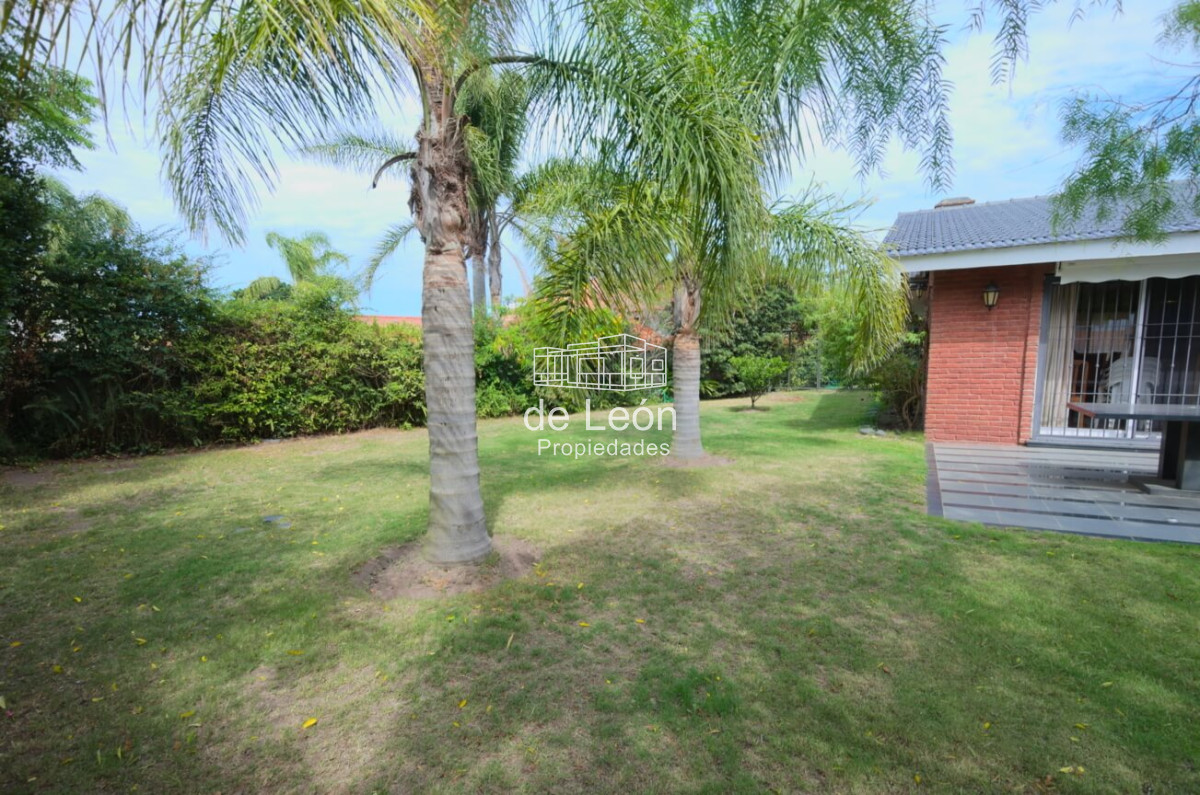 Casa ID.14865 - Casa de 4 dormitorios en venta Playa Mansa