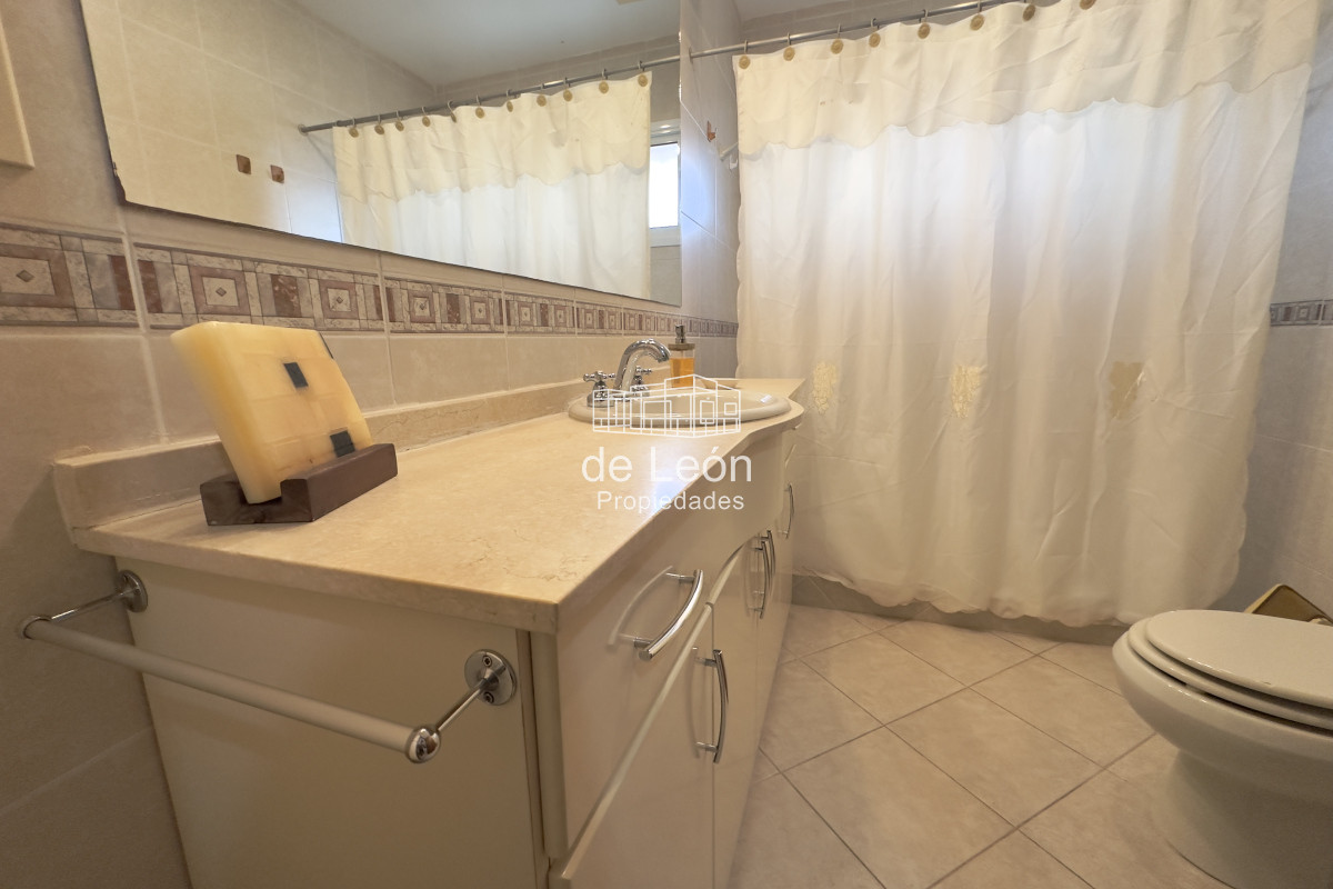 Casa ID.14865 - Casa de 4 dormitorios en venta Playa Mansa