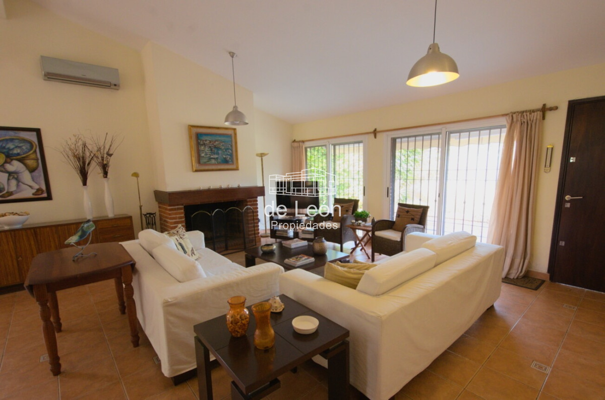 Casa ID.14865 - Casa de 4 dormitorios en venta Playa Mansa