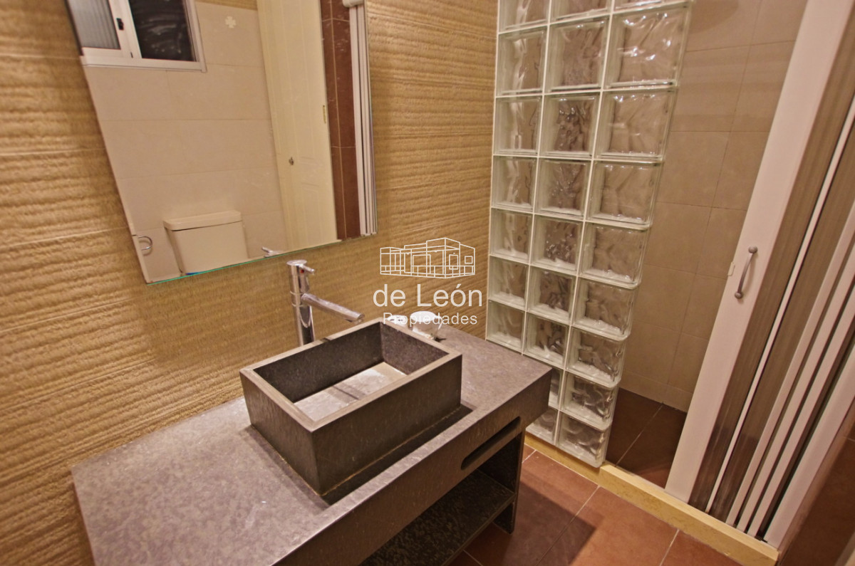 Casa ID.14855 - Casa en venta, 5 dormitorios con piscina, Playa Mansa