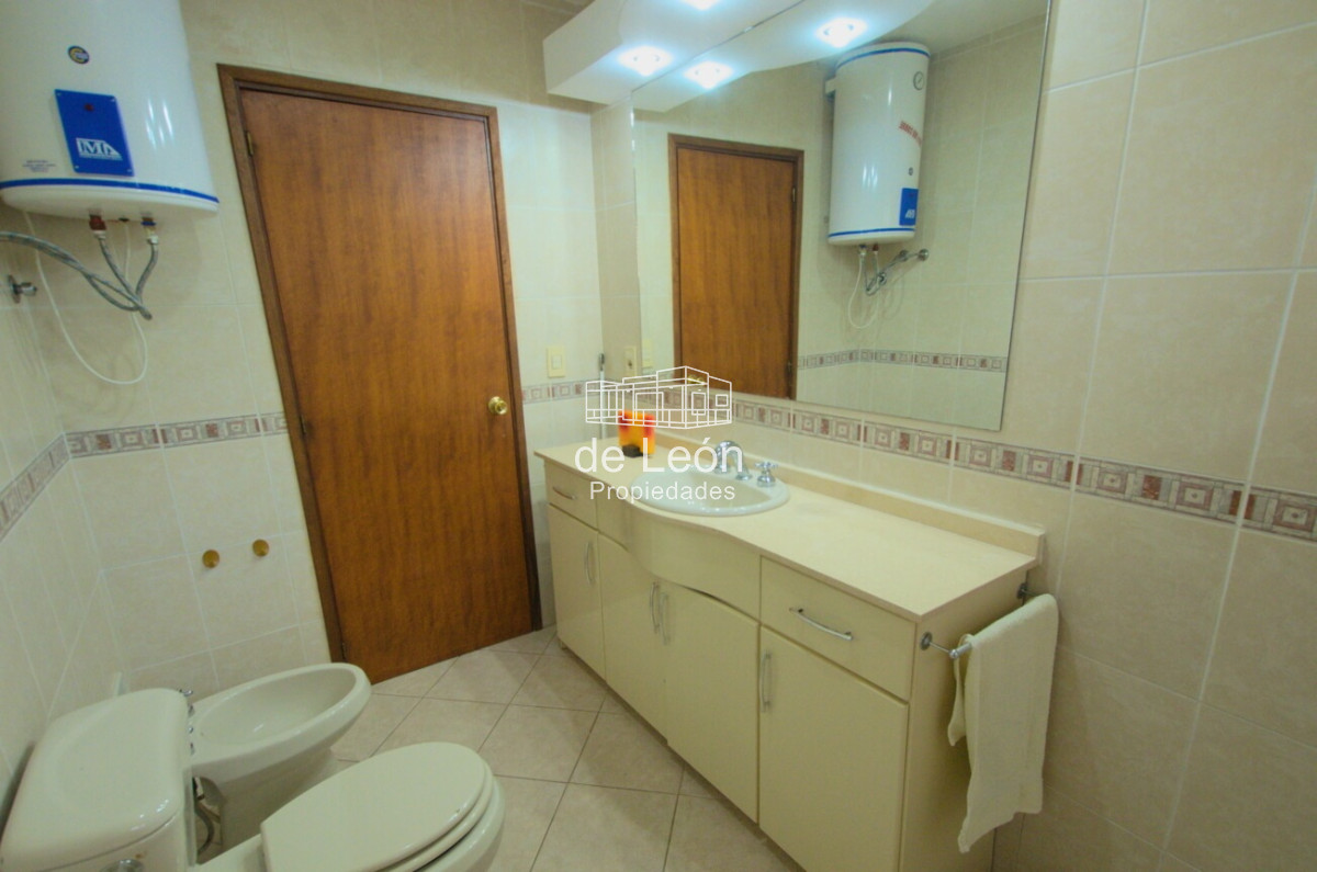 Casa ID.14865 - Casa de 4 dormitorios en venta Playa Mansa