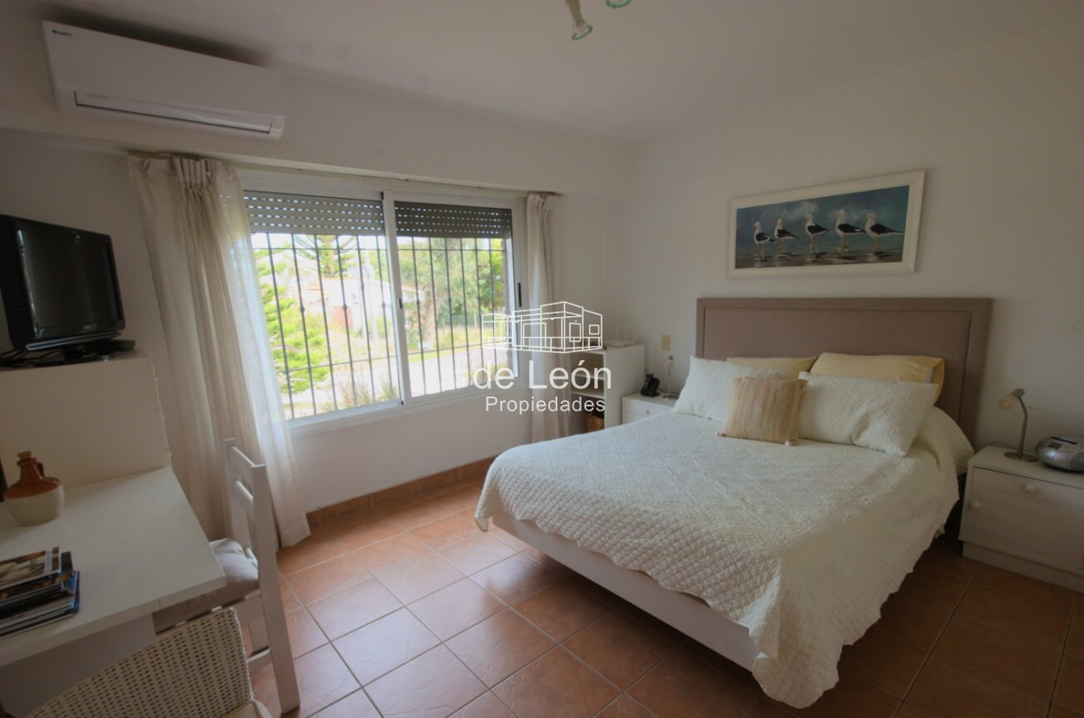 Casa ID.14865 - Casa de 4 dormitorios en venta Playa Mansa