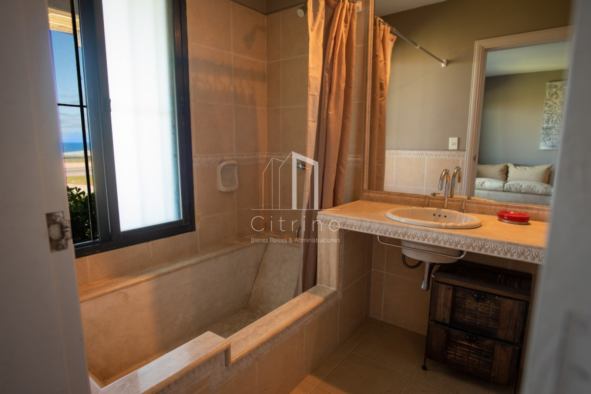 Casa ID.263 - Casa en venta 4 dormitorios