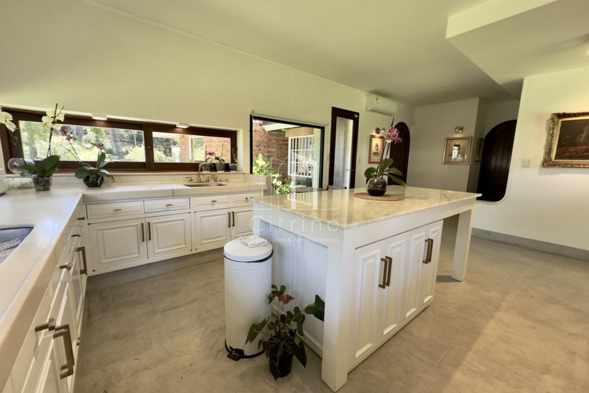 Casa ID.1314 - Casa de 4 dormitorios en venta - San Rafael