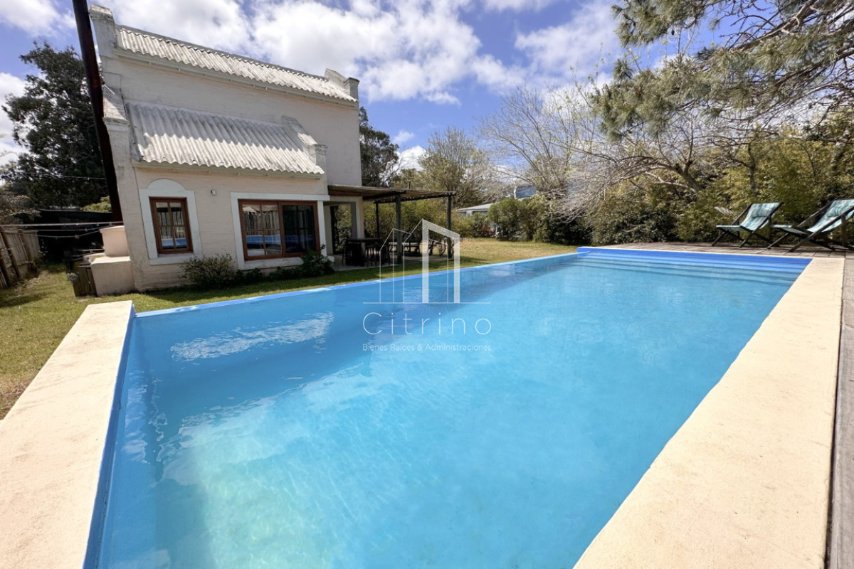 Casa ID.84 - Casa en alquiler 4 dormitorios con piscina en La Barra