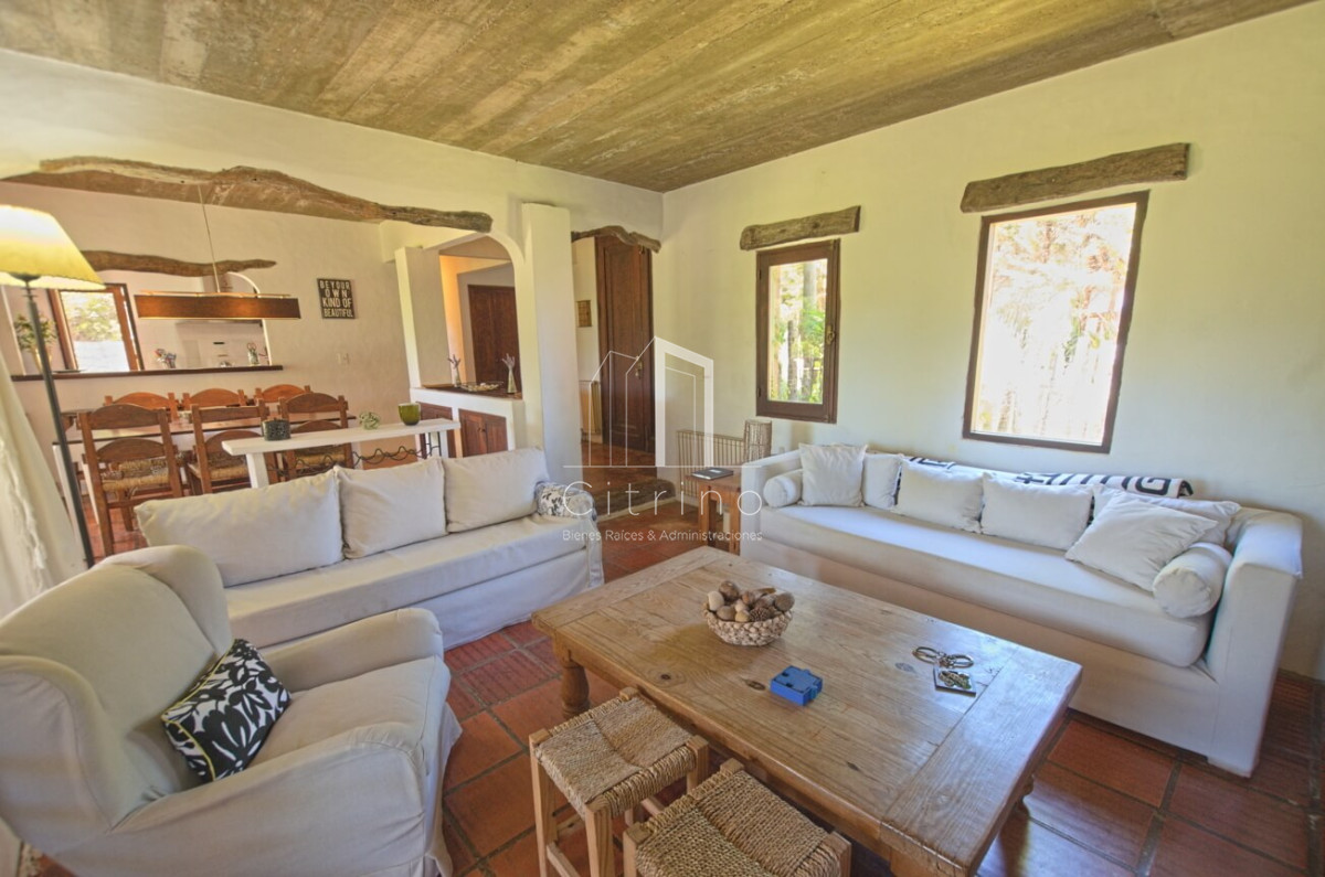 Casa ID.450 - Casa de 3 dormitorios en alquiler en La Barra 
