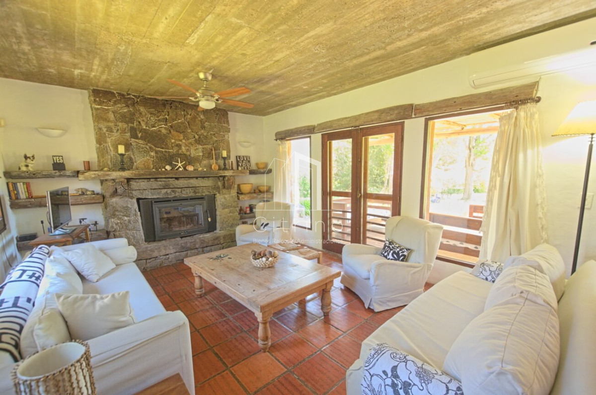 Casa ID.450 - Casa de 3 dormitorios en alquiler en La Barra 