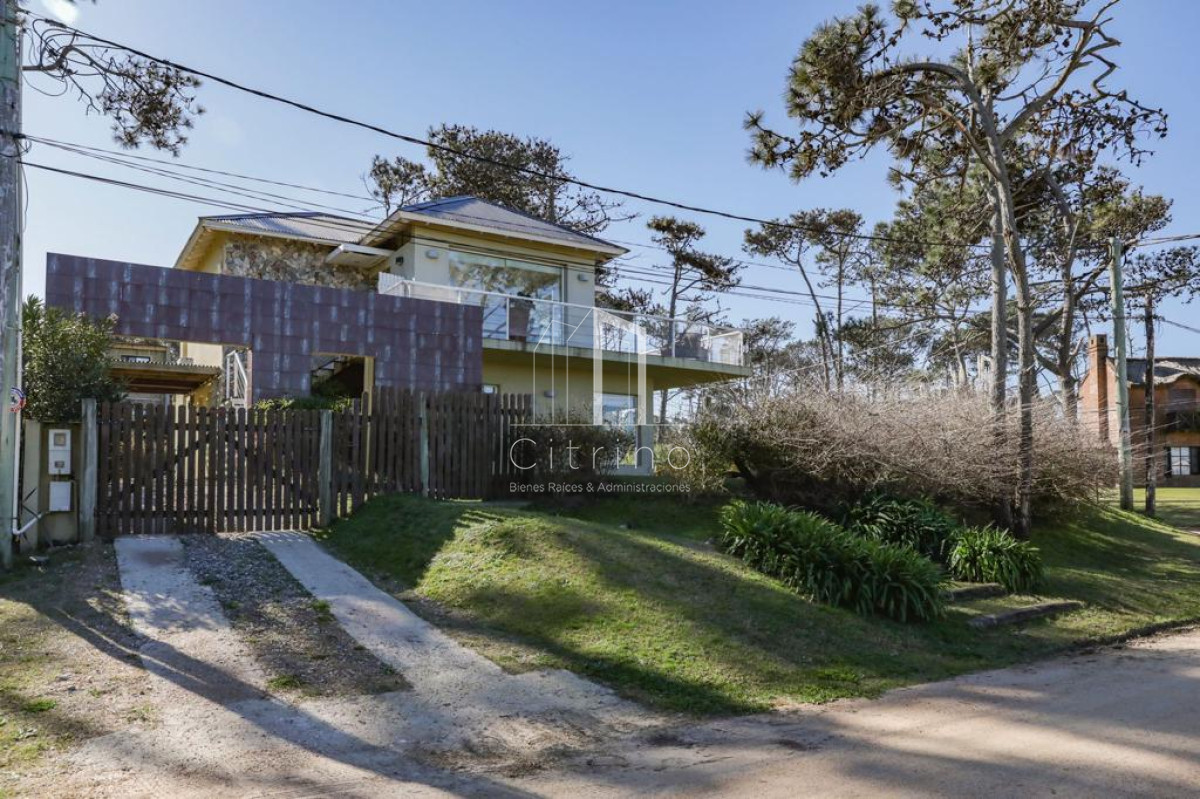 Casa ID.198 - Casa en Montoya 5 dormitorios en venta